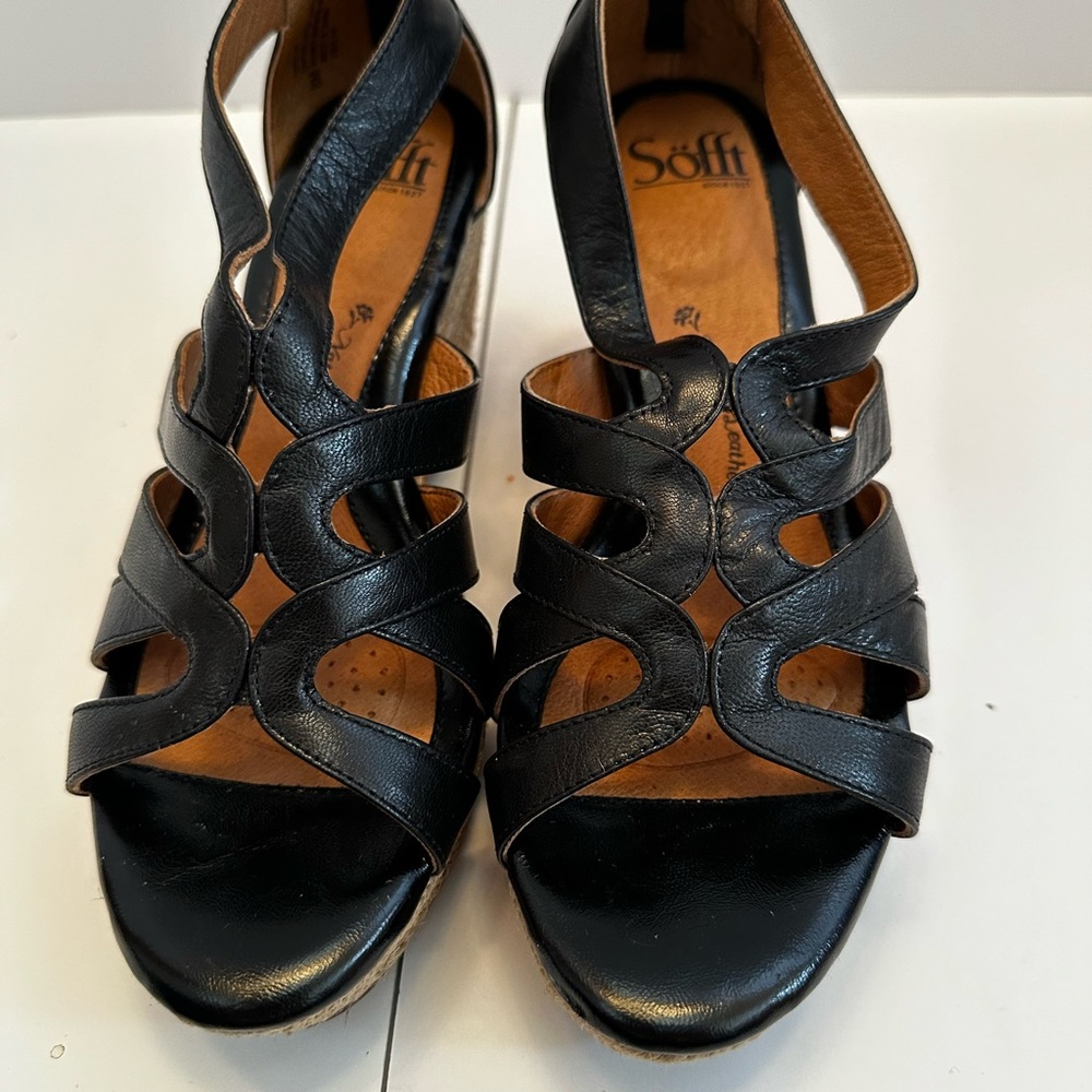 Sofft Ladies Black Sandals Size 8